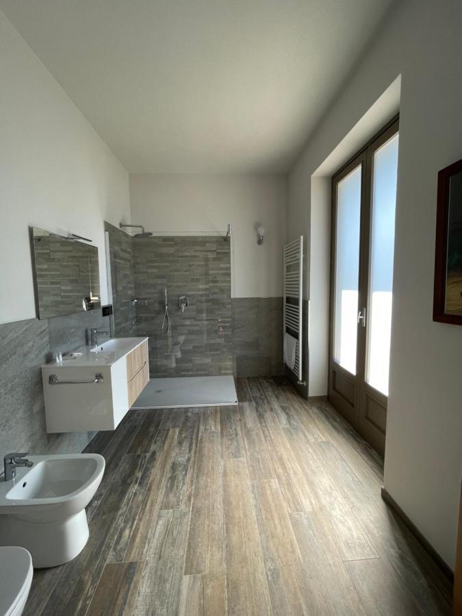Al Laghetto La Morra Bed & Breakfast Luaran gambar