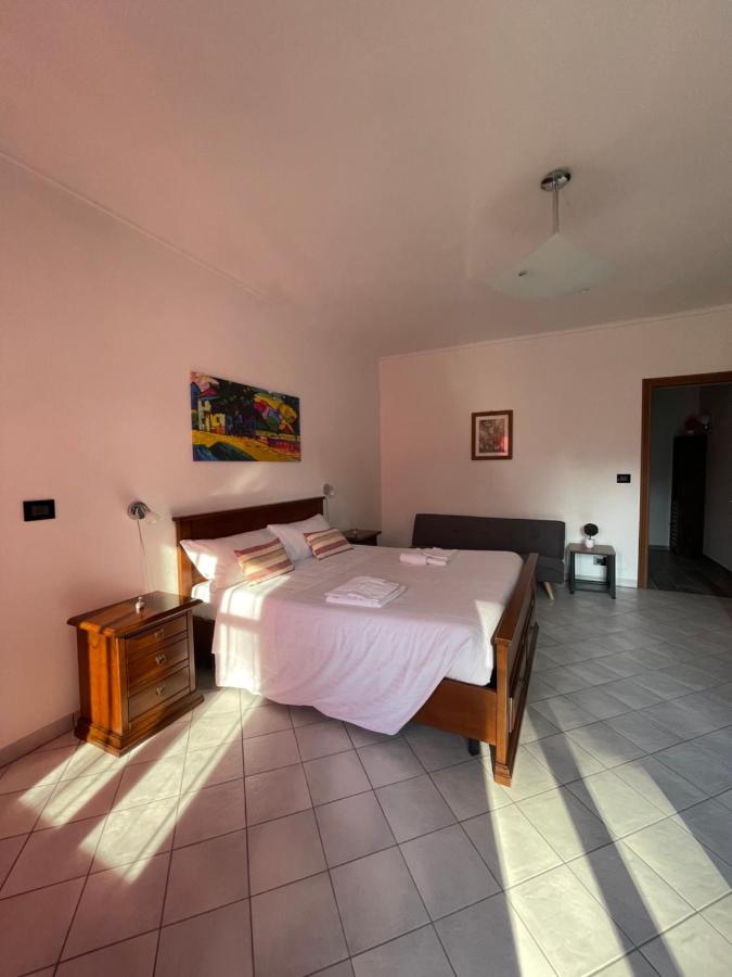 Al Laghetto La Morra Bed & Breakfast Luaran gambar