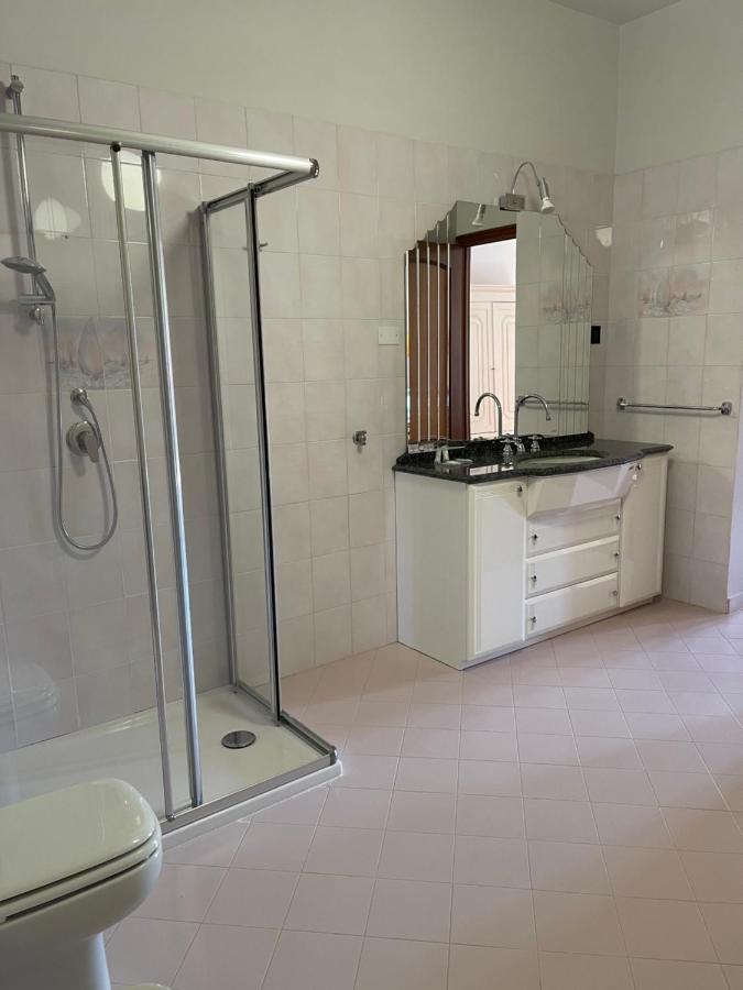 Al Laghetto La Morra Bed & Breakfast Luaran gambar