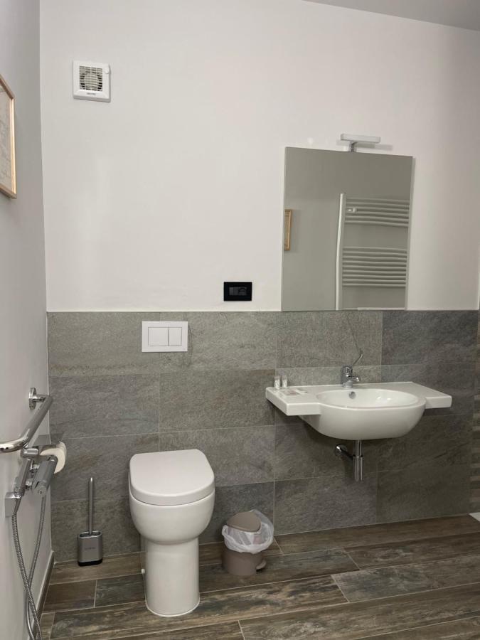 Al Laghetto La Morra Bed & Breakfast Luaran gambar